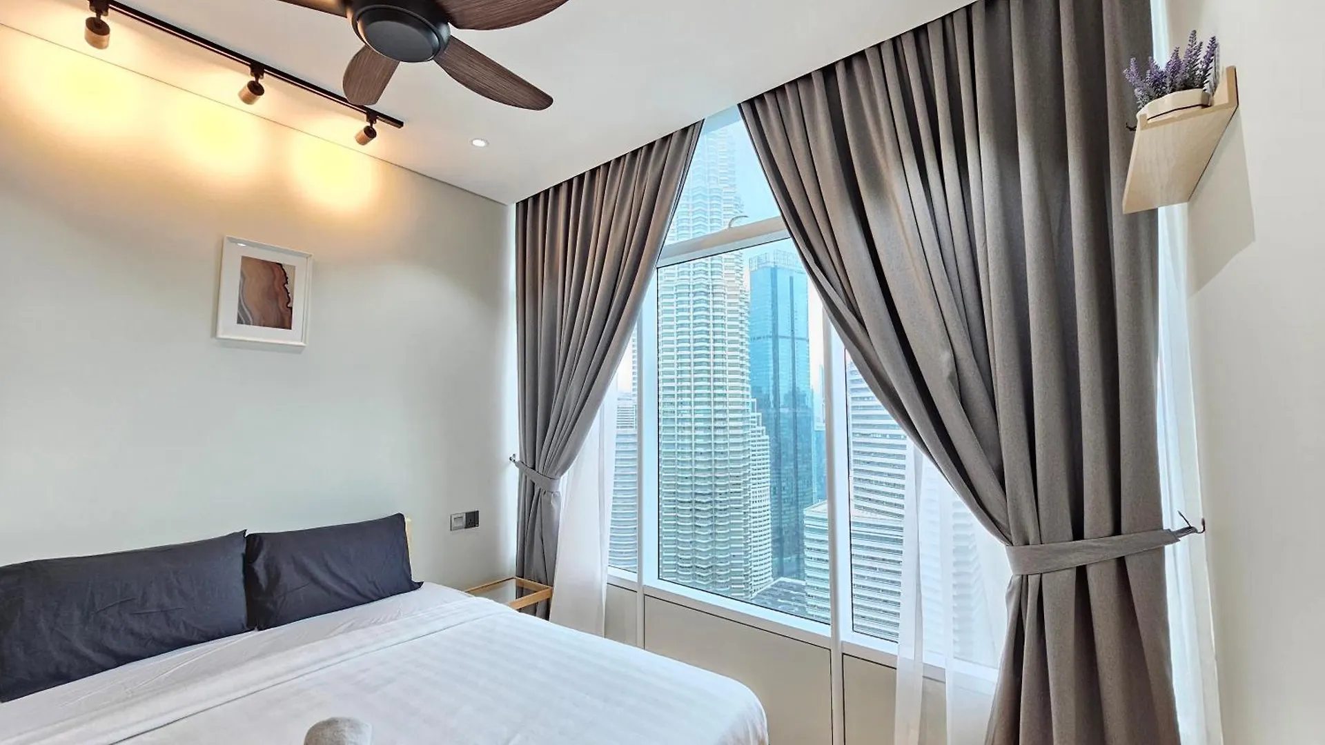 Sky Suites Klcc By Staylar Kuala Lumpur Appartamento